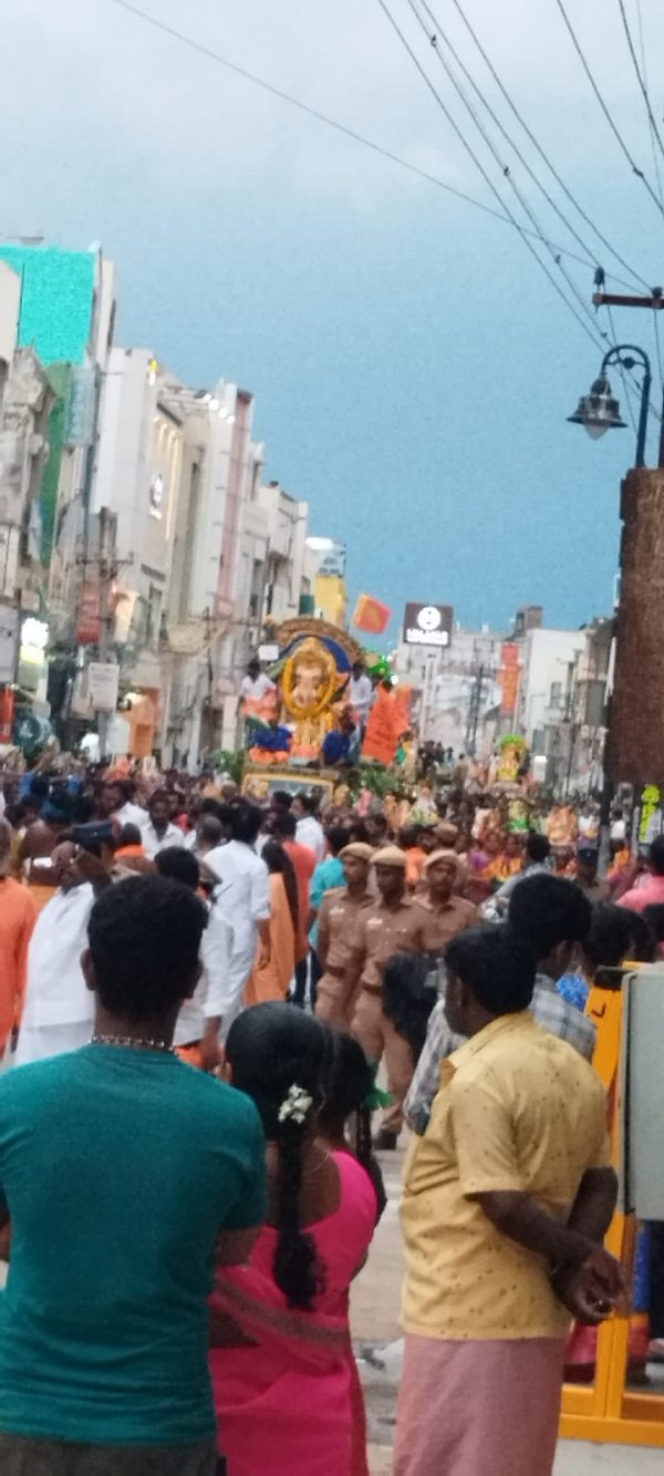 Vinayagar procession is being held Madurai by Hindu Munnani 