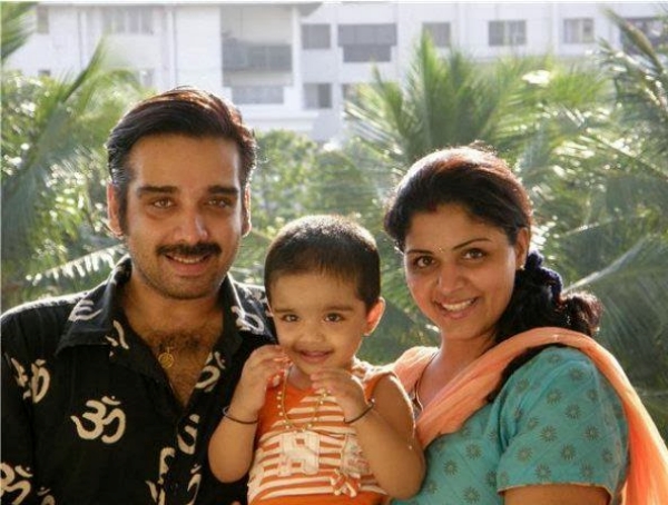  Do you remember actor Vineeth? Is his wife this celebrity 
