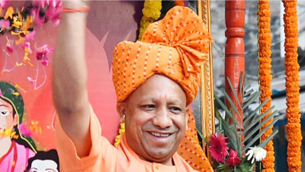 Uttar Pradesh govenrment break the record after making 1 Lakh Ayushman Cards in a day 