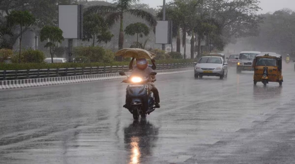 Heavy rain continues in Chennai, Tiruvallur: Water level at Chembarambakkam Lake reaches 22 feet Heavy rain continues in Chennai, Tiruvallur: Water level at Chembarambakkam Lake reaches 22 feet