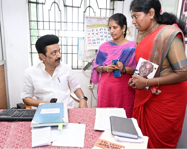  The public has welcomed CM Stalins order to cancel the toll fee at Navalur