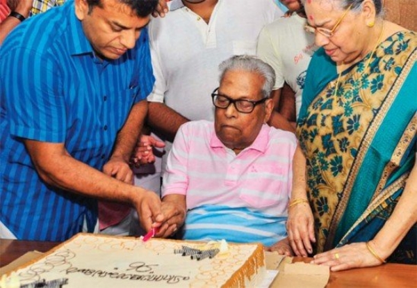  Indias Communist veteran Ex Kerala CM VS Achuthanandan turns 100