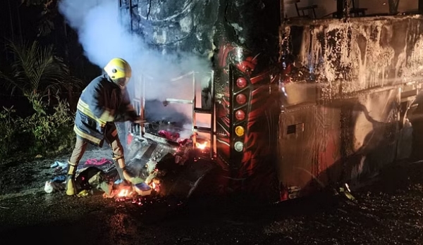 How 57 college students escaped after bus catches fire in Ooty How 57 college students escaped after bus catches fire in Ooty