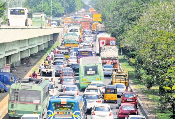Unresolved traffic crisis from Perungalathur to Chengalpattu: What is the solution for the residents of Chennai? 