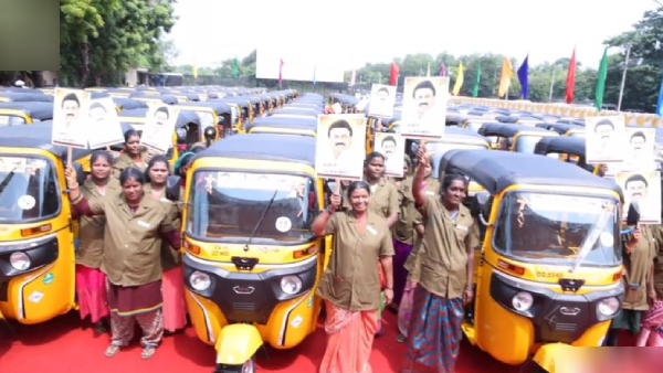 Tamil Nadu CM hands over autorickshaws to 150 women, transpersons 