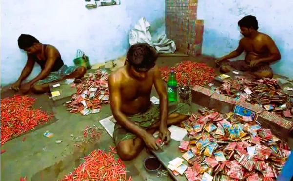 Cracker factory workers work in unsafe environment 