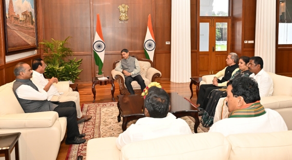 BJP delegation to visit bjp cadres house and give a petition to governor 