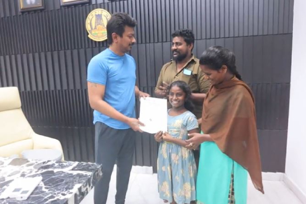  Chief Minister Stalin gave a house to the poor girl Harshini