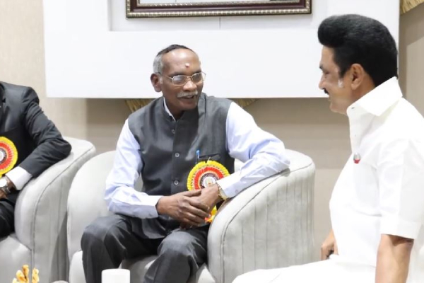  Space scientists have praised Chief Minister Stalin who gave a prize of 25 lakh rupees 