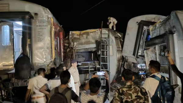 Fellow passengers and public helped with their mobile torches for rescue operation in bihar train accident