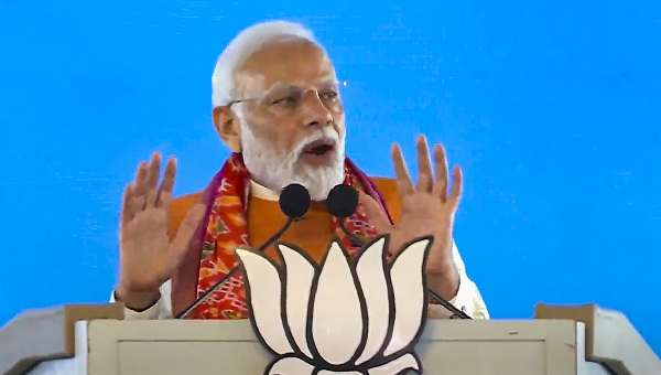 I am in Govt programme, kept myself limited: PM Modi