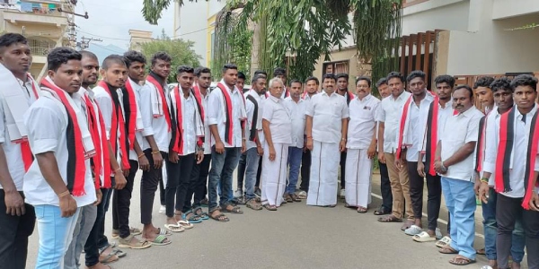 In Namakkal district, 30 people including former BJP functionaries joined DMK 