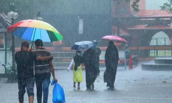 Low pressure area may intensify into a deep depression cause rain in TN 