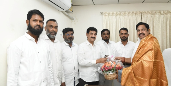 Asaduddin Owaisis Tamil Nadu Majlis Party leaders meet Edappadi Palaniswami