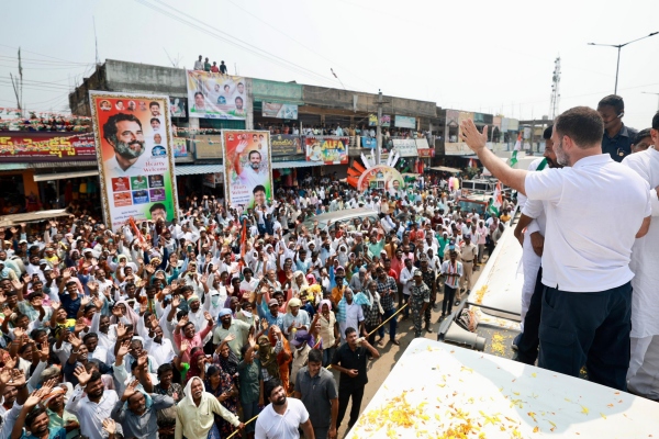 Telangana: Rahul Gandhi slams PM Modi, KCR on silence over caste census