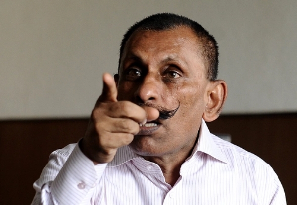 Pon manickavel said Muslim journalist that you dont speak about Hindu temple 