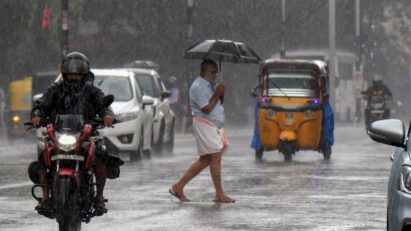  Total of 12 districts including Chennai will get rain for next 3 hours says meteorological department