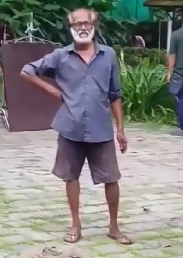 Social Media Shares Kerala Tea seller Photo looks like ‘Super Star Rajinikanth’ 