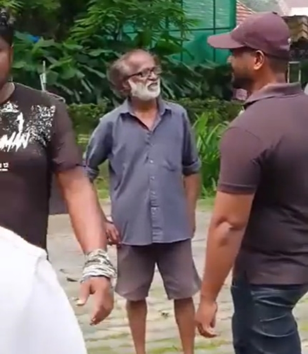 Social Media Shares Kerala Tea seller Photo looks like ‘Super Star Rajinikanth’ 