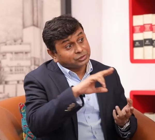 DMK lawyer Saravanan said that Governor Ravi is lying