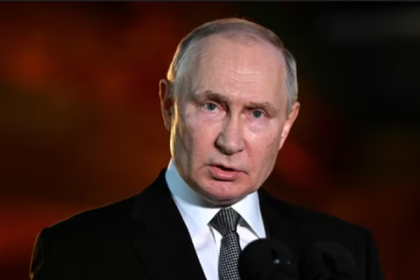  Russian President as suffers cardiac arrest and he found lying on bedroom floor