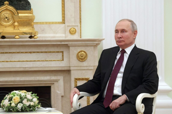 Russian President as suffers cardiac arrest and he found lying on bedroom floor