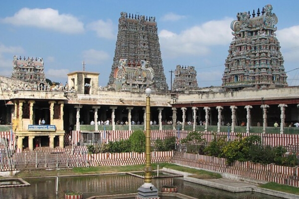 Lunar Eclipse 2023: Srirangam Ranganathar, Madurai Meenakshi Amman Temples closes 12 Hours due to Chandra grahanam Lunar Eclipse 2023: Srirangam Ranganathar, Madurai Meenakshi Amman Temples closes 12 Hours due to Chandra grahanam