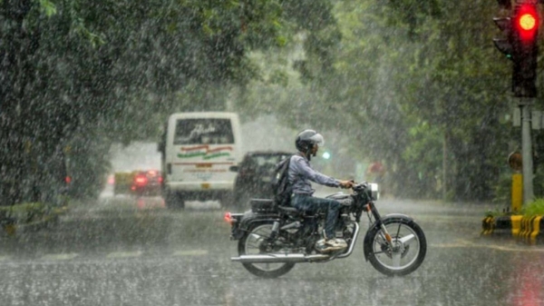 Chance of moderate rain with thunder and lightning in 9 districts in Tamilnadu in next 3 hours 