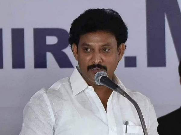 Secondary grade teachers indefinite strike on DPI campus minister Anbil Mahesh held talks today 