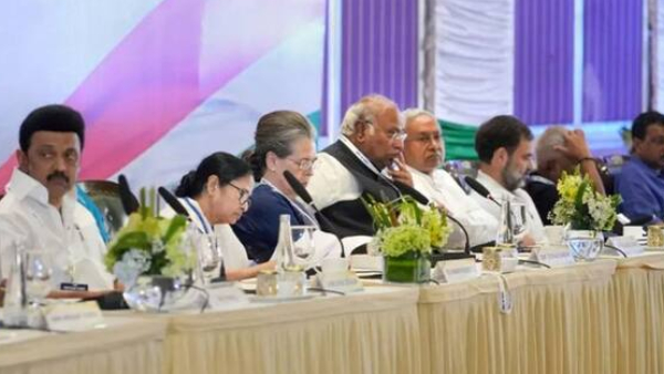 INDIA alliance is likely to get 8-11 seats in Punjab at 13 seats, Times Now ETG INDIA alliance is likely to get 8-11 seats in Punjab at 13 seats, Times Now ETG
