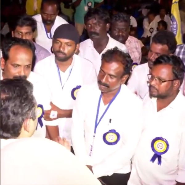 Teachers continues protest in chennai even after Police order 