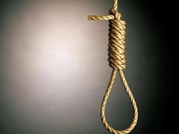 Chennai High Court Judge Kumaresh Babus daughter Kira Suicide by hanging 