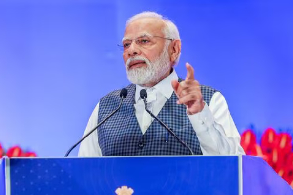 MK Stalin condemns PM Modi for his speech on hindu temples accupied by tn government MK Stalin condemns PM Modi for his speech on hindu temples accupied by tn government