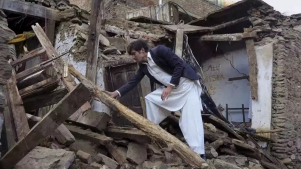 320 dead and 1,000 are injured after a powerful earthquakes hit Afghanistan.
