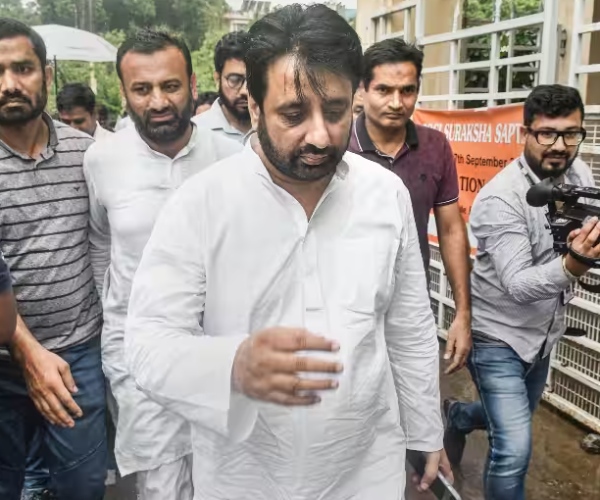 ED is conducting raid at AAP’s Amanatullah Khans Delhi home in money laundering case
