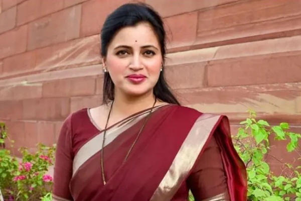 MP Navneet Kaur condemns Bandaru Sathyanarayanan 