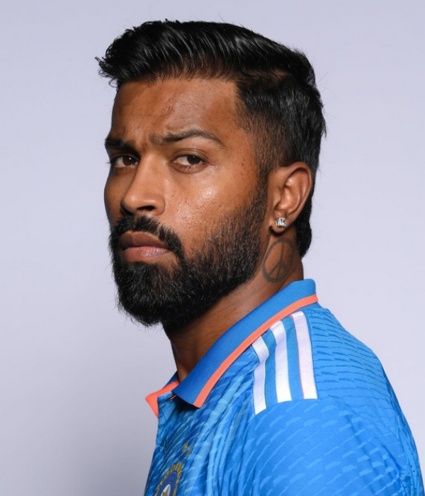 Who will Hardik Pandya replace in the Team India vs Srilanka world cup match 2023?