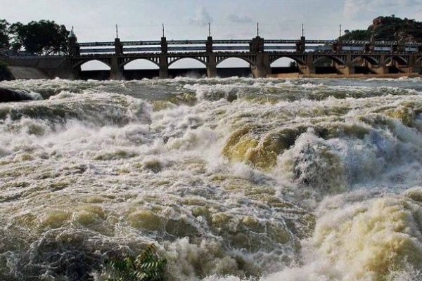 Delta banth and protest in 8 districts of Tamilnadu regarding cauvery issue Delta banth and protest in 8 districts of Tamilnadu regarding cauvery issue