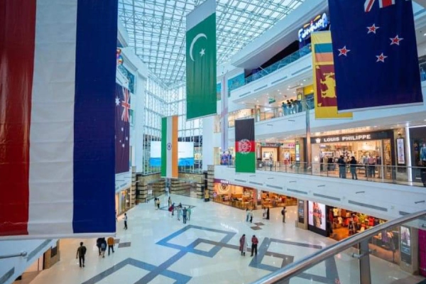 Fact Check: Pakistani flag placed higher than Indian flag in LuLu mall? 