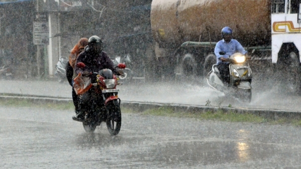 Chennai met alerted that there is possibility of heavy rain in 13 districts of Tamil Nadu Chennai met alerted that there is possibility of heavy rain in 13 districts of Tamil Nadu