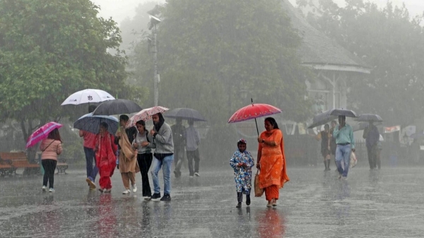  6 districts in Tamil Nadu will experience thunderstorm and lightning with rain upto 4 pm 