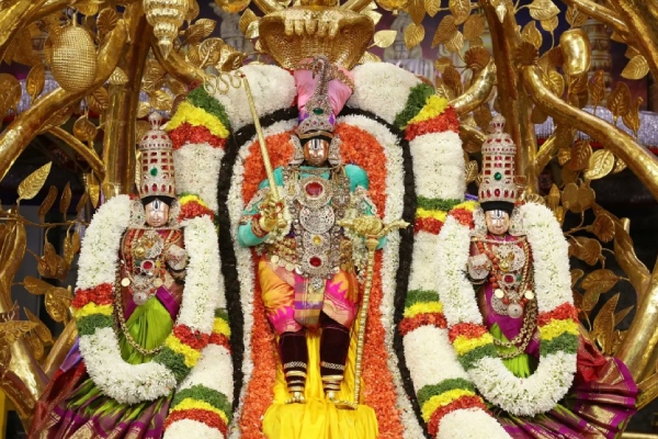 Navarathiri brahmotsavam: Garuda Vahana Seva today SSD tokens will not be issued at SSD counters in Tirupati
