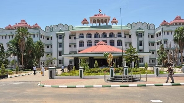 Cancellation of registration of property given as gift to son who did not take care of parents: High Court order Cancellation of registration of property given as gift to son who did not take care of parents: High Court order