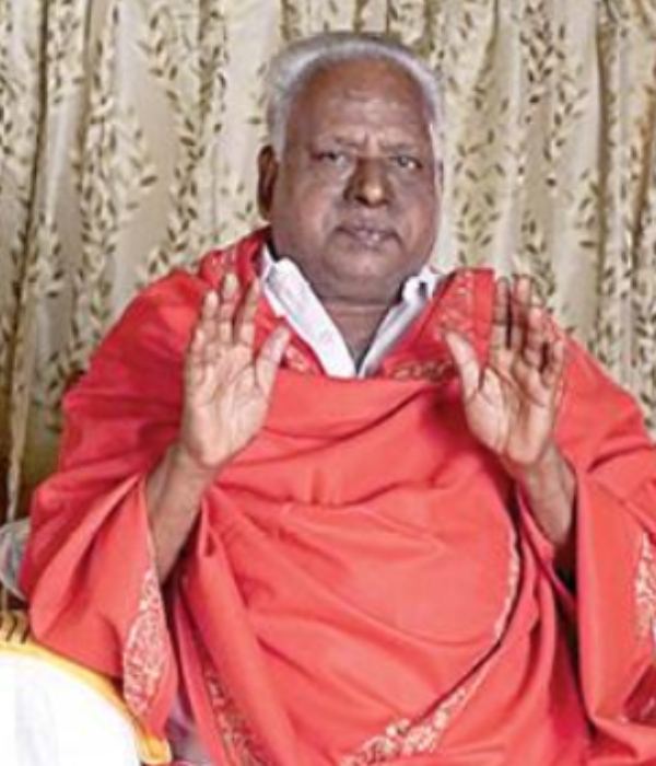  Melmaruvathur Bangaru adigalar and will be cremated today with state honors at his home town 20-10-23