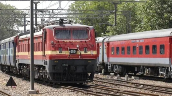 special trains on the occasion of Ayudha Puja: Difference between Tamil Nadu and North State 