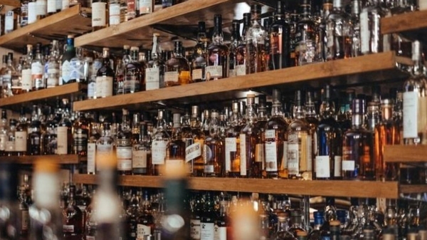  Which state has the cheapest Liquor price and which has the highest