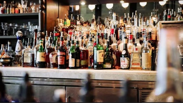 Which state has the cheapest Liquor price and which has the highest