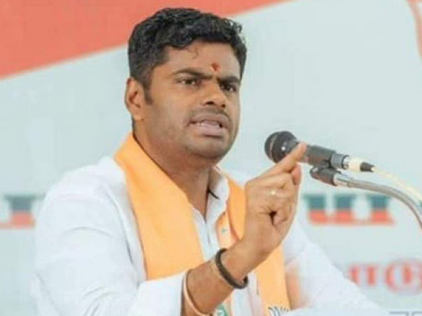 BJP leaders supporting Actress Gautami after her resignation from the party 