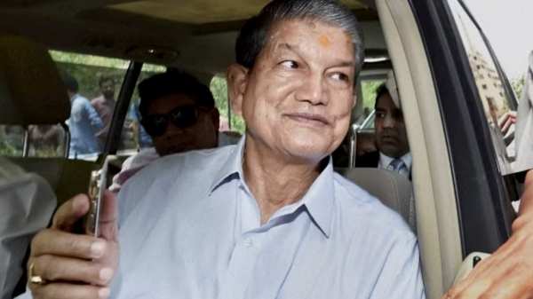 Former Uttarakhand CM Harish Rawat escaped with minor injuries in a car accident 