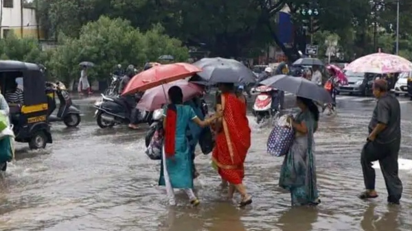  Metrological dept says Chennai and few districts will have heavy rain overnight